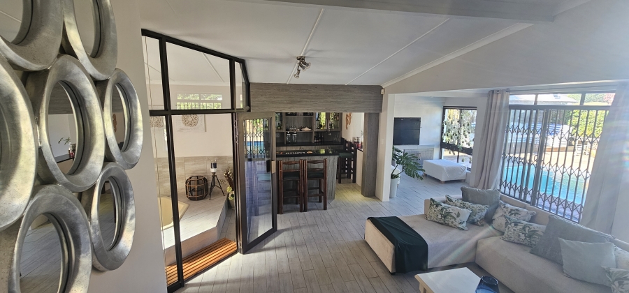 6 Bedroom Property for Sale in Gonubie Eastern Cape